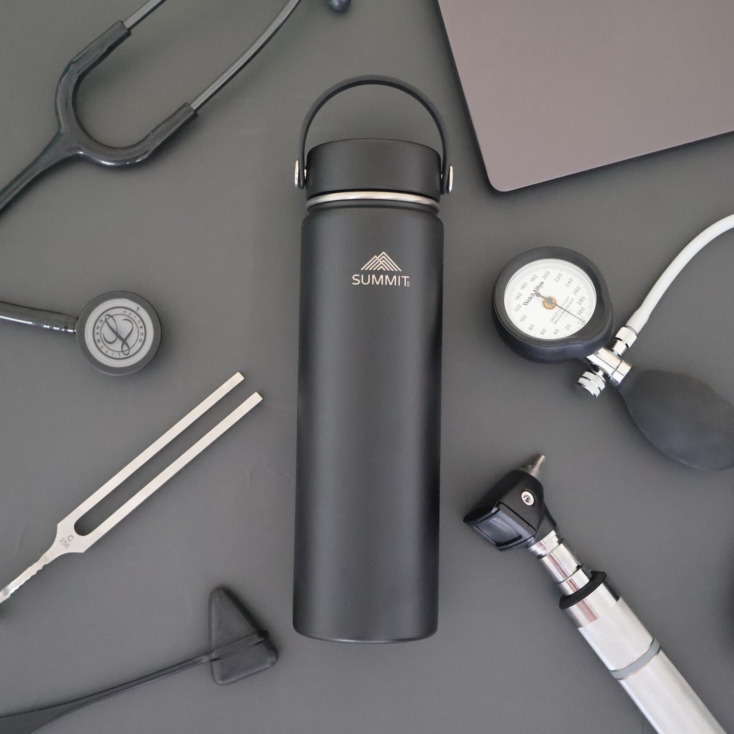 SummitCo 650ml Stainless Steel Water Bottle- Onyx – Vacuum Insulated, Leak-Proof, Hot & Cold