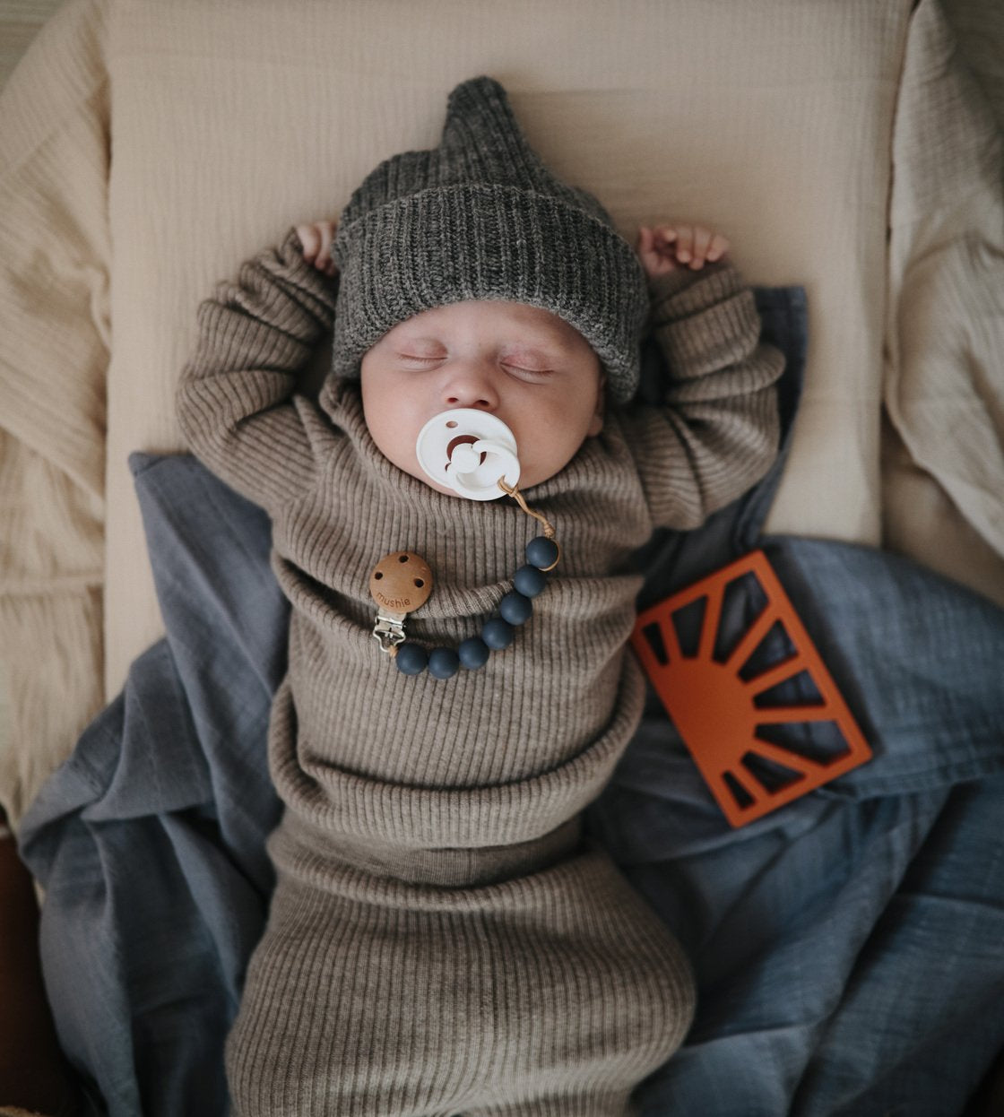 Mushie - Sun Teether - Shifting Sand