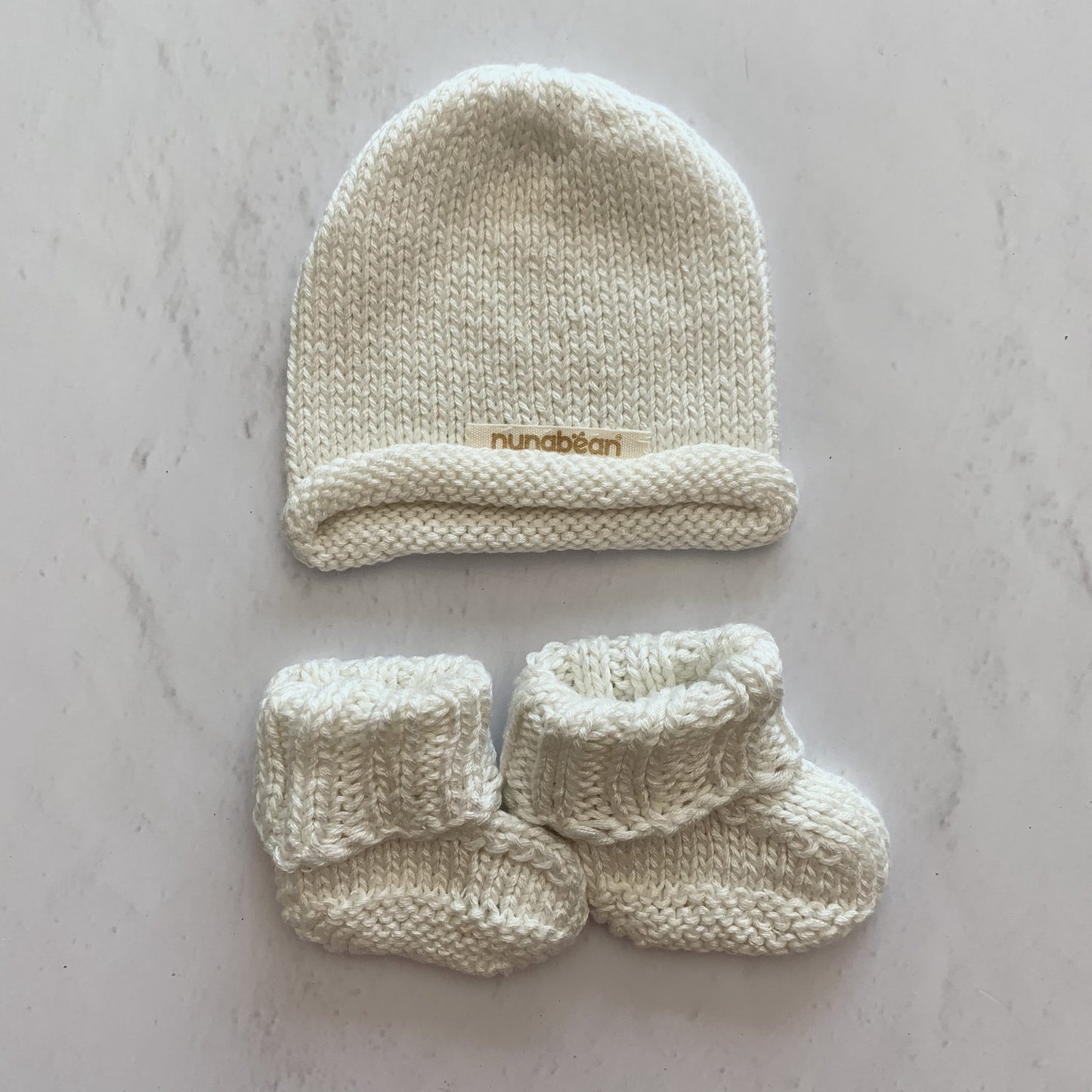Nunabean - Newborn Beanie and booties set