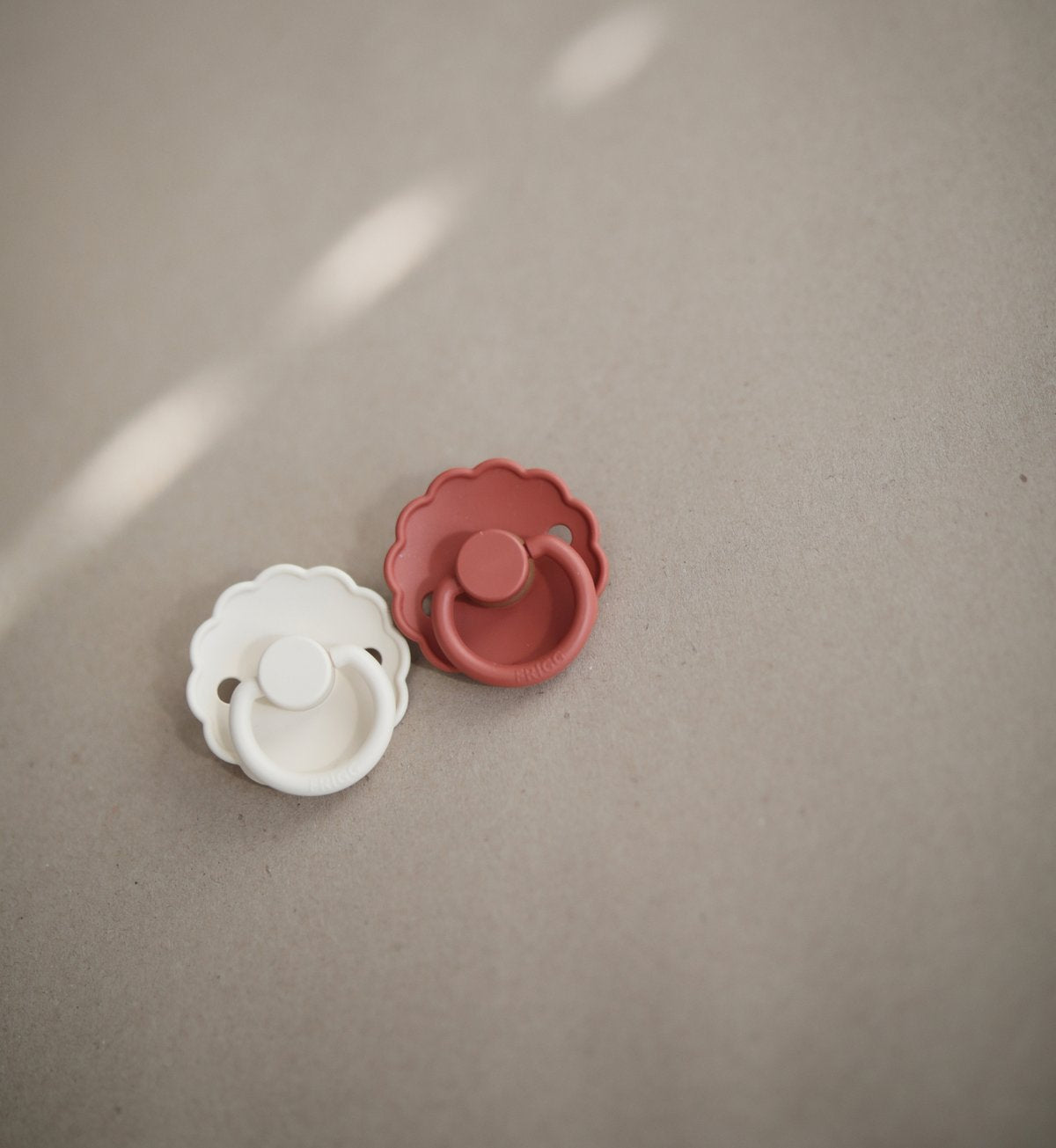 FRIGG Daisy Natural Rubber Pacifier - Croissant - Size 1