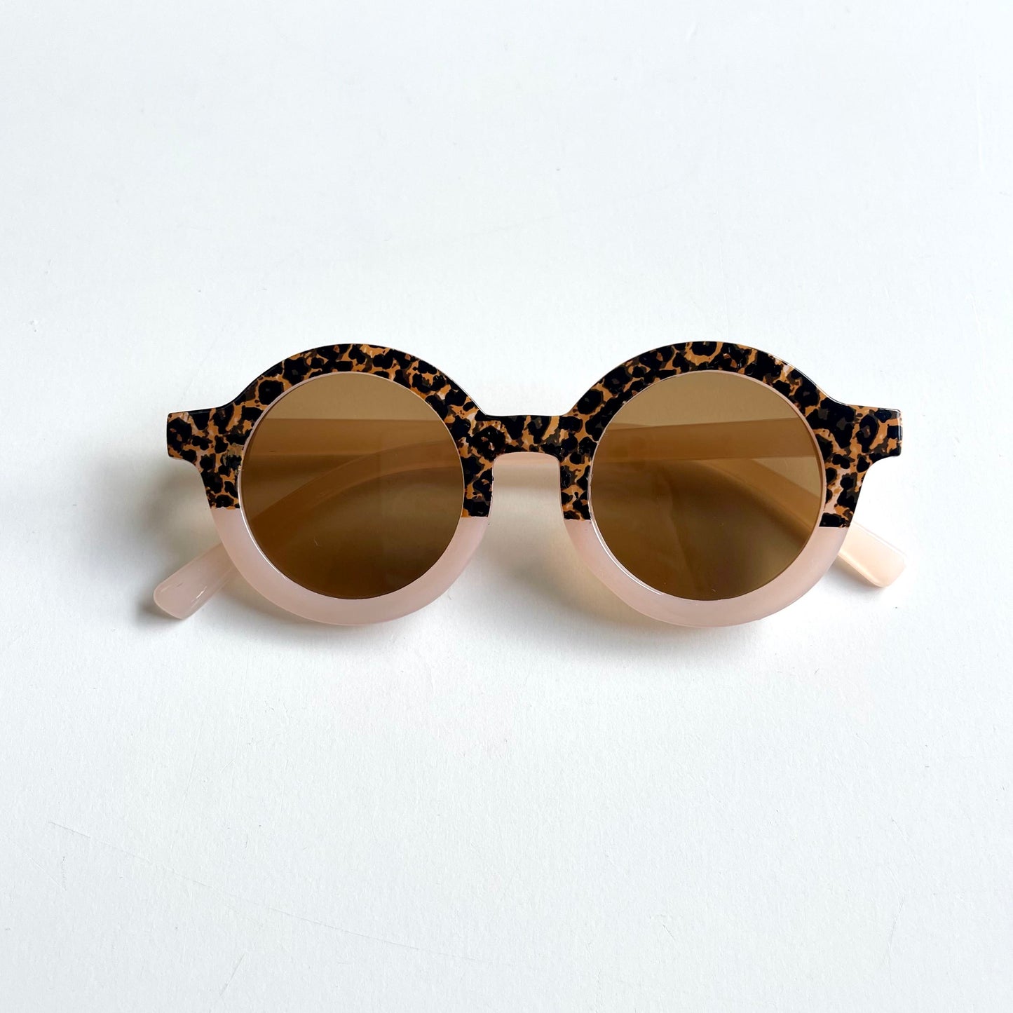 The Two-Toned Retro Sunnies