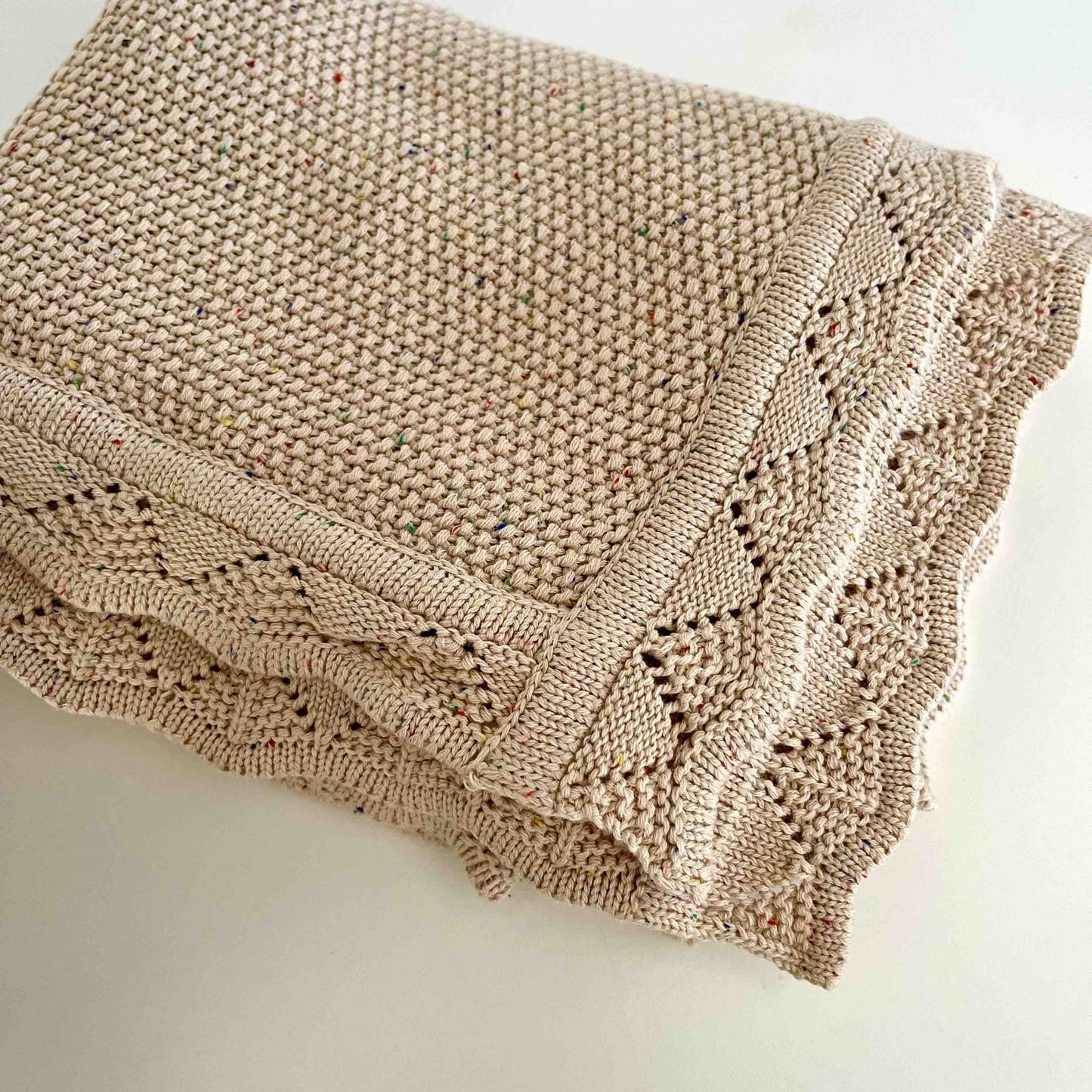 Scalloped Knitted Blanket - Honeycake Confetti