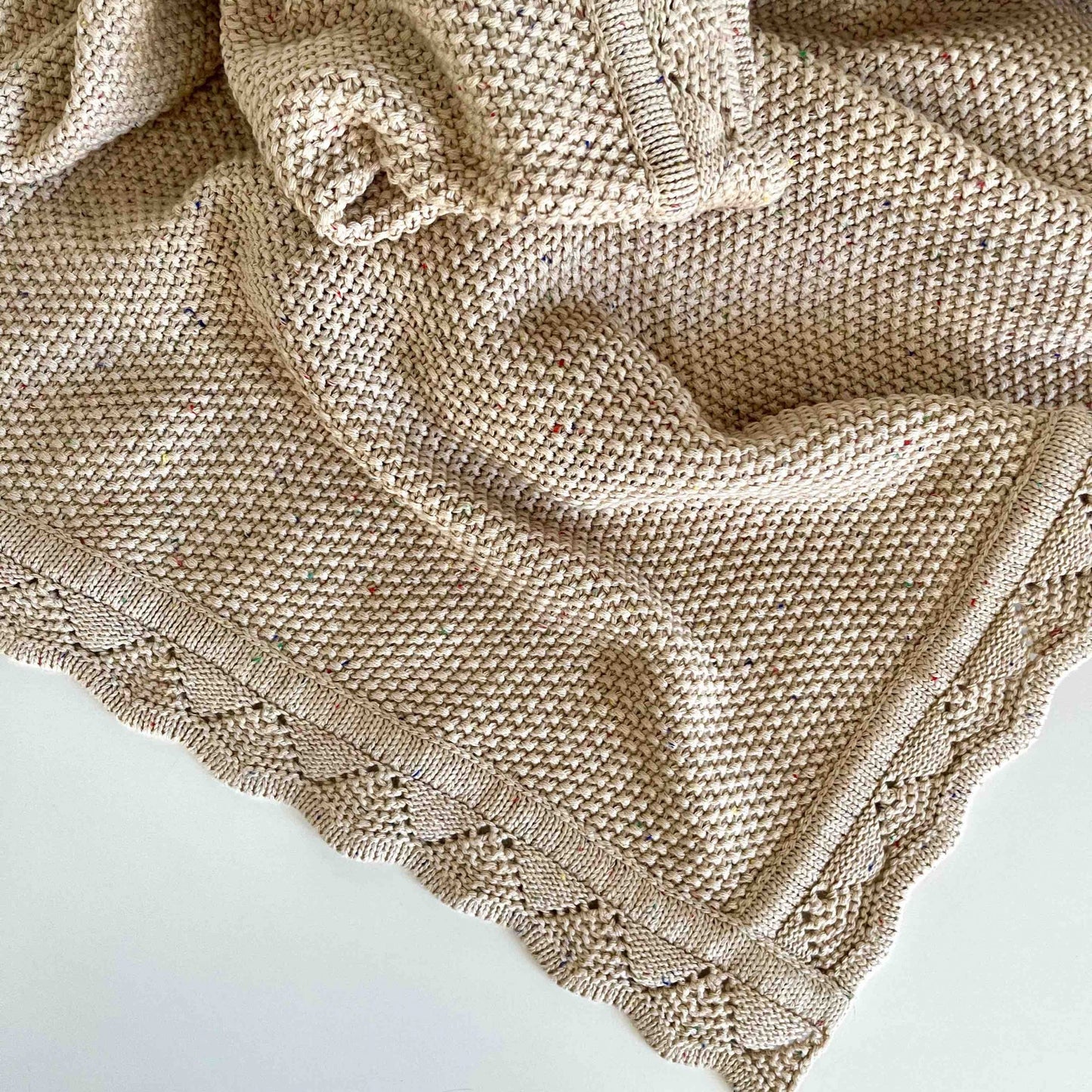 Scalloped Knitted Blanket - Honeycake Confetti