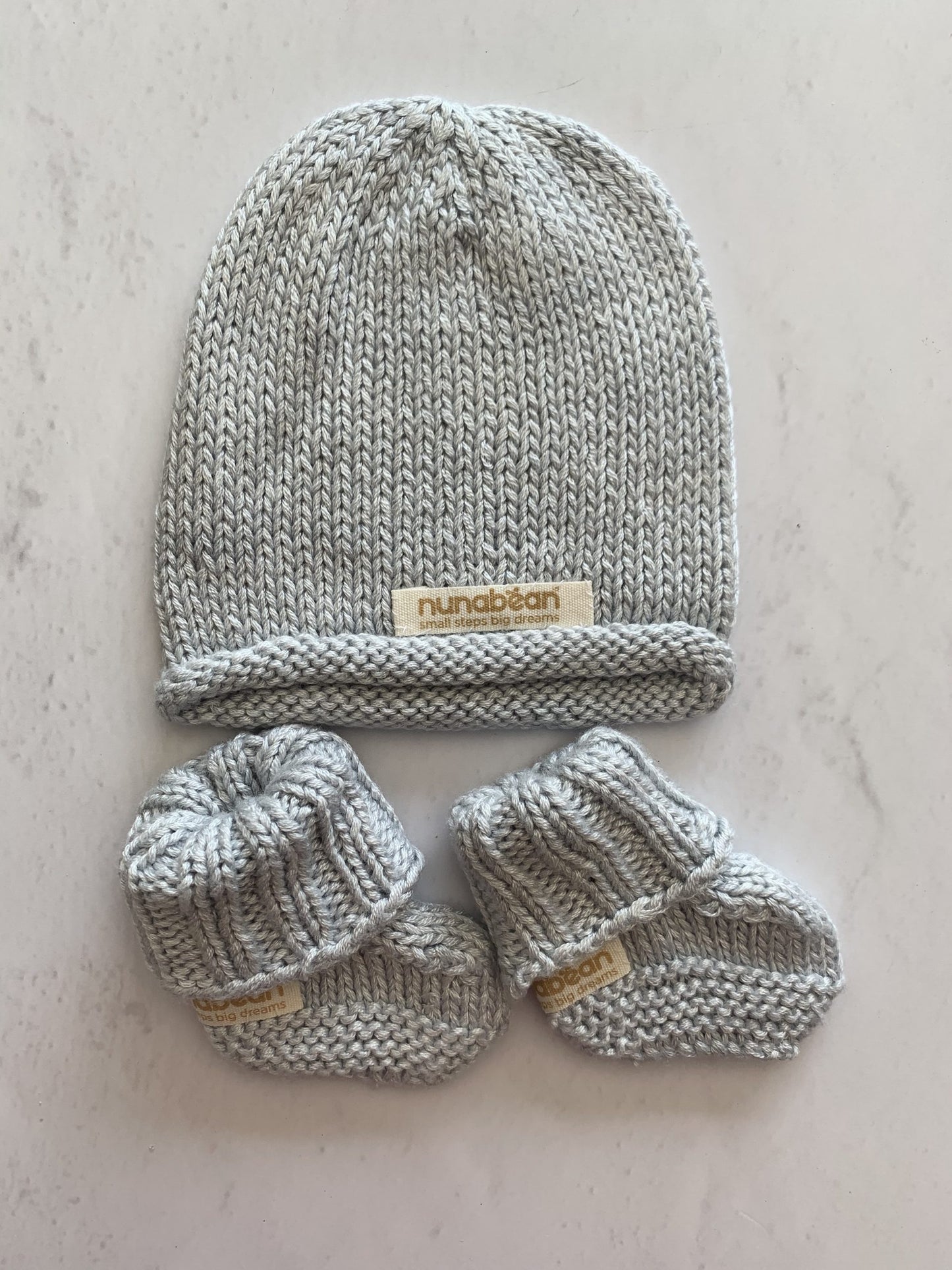 Nunabean - Newborn Beanie and booties set