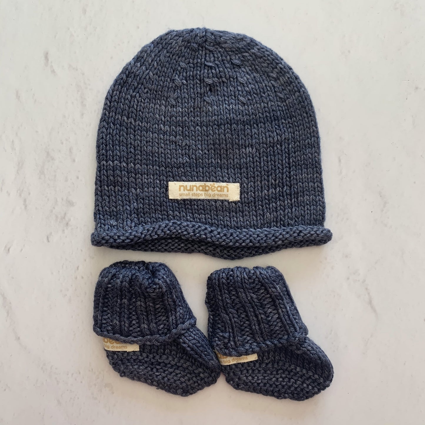 Nunabean - Newborn Beanie and booties set