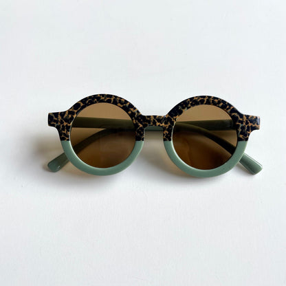 The Two-Toned Retro Sunnies