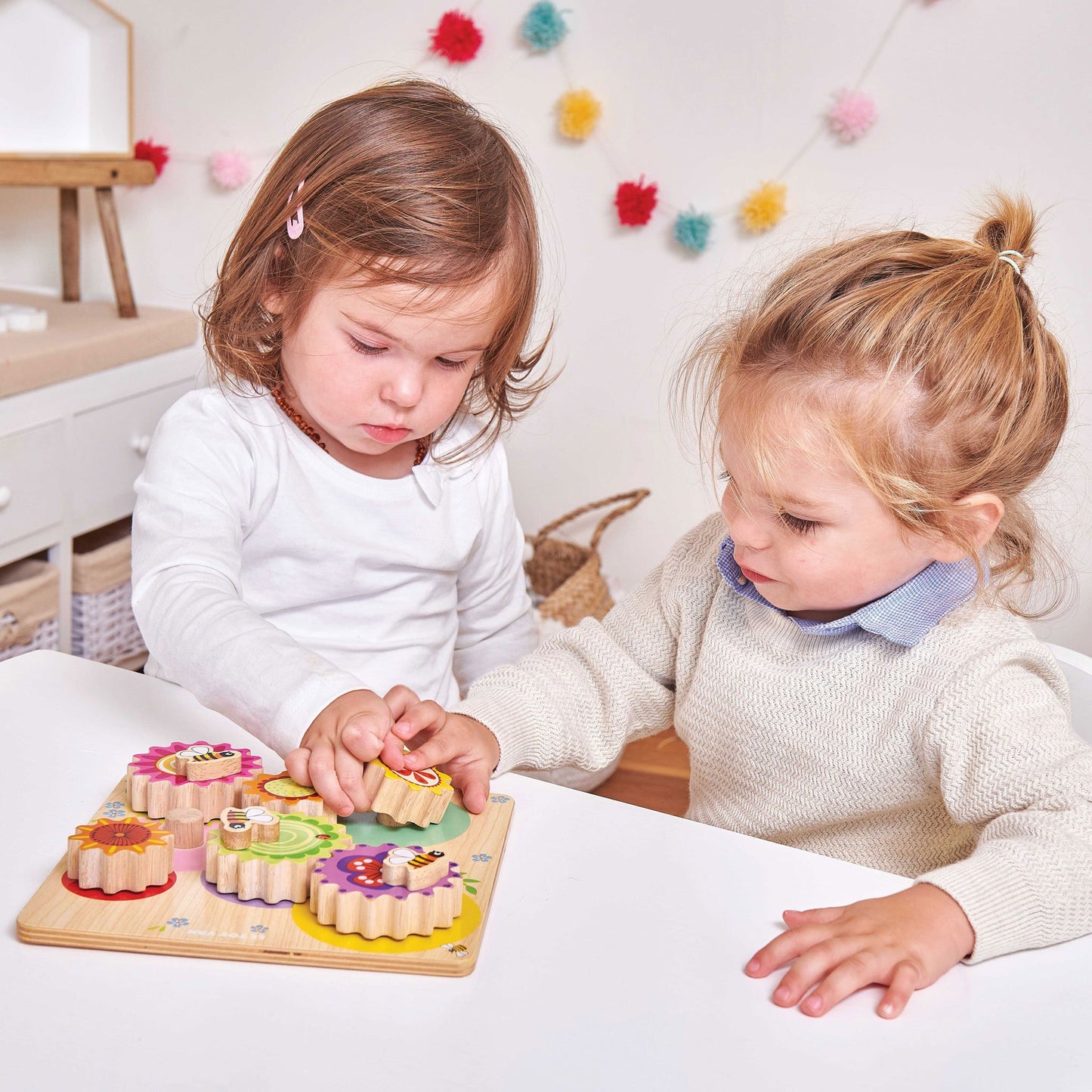 Le Toy Van - Gears &amp; Cogs 'Busy Bee Learning'