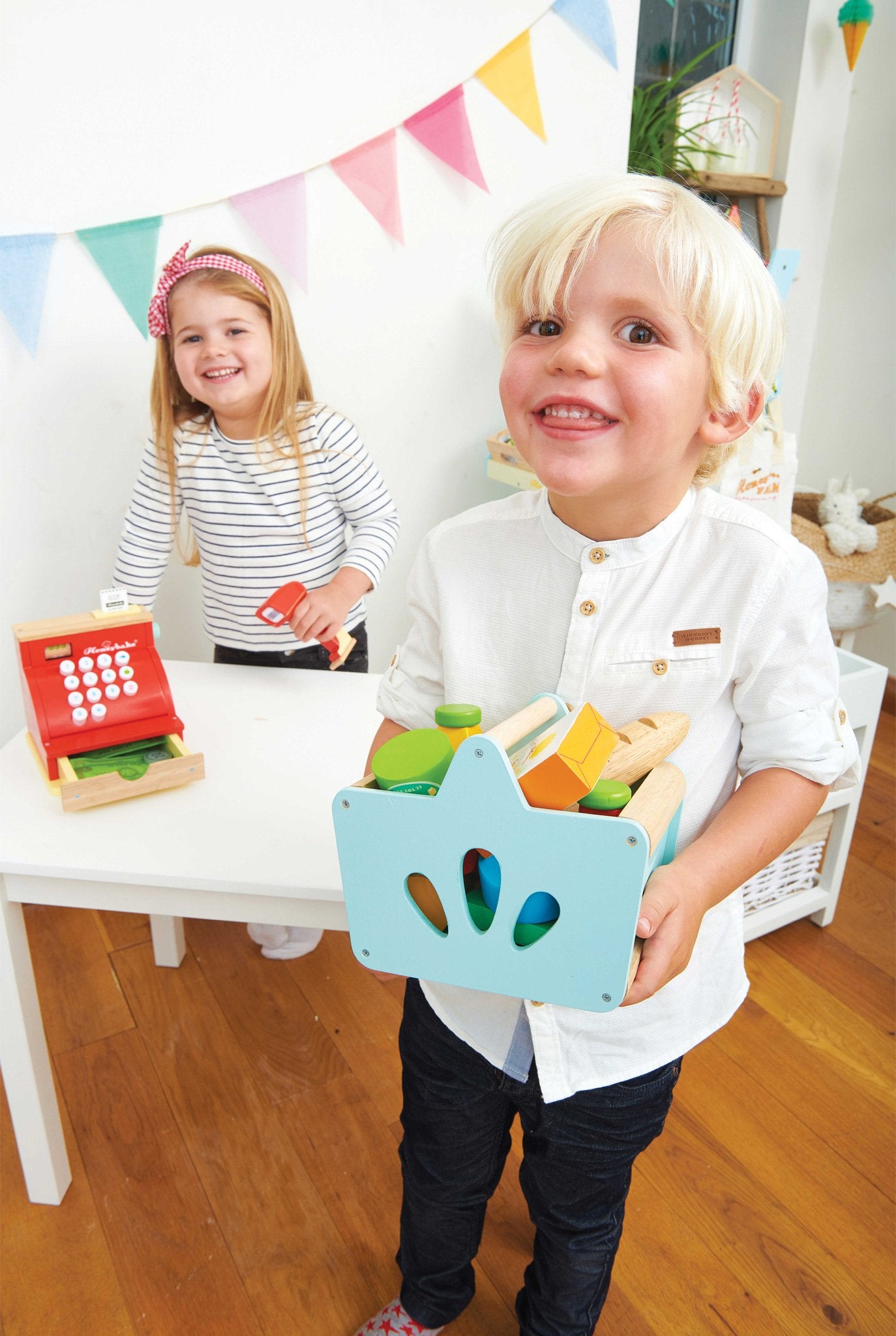 Le Toy Van - Grocery Set &amp; Scanner
