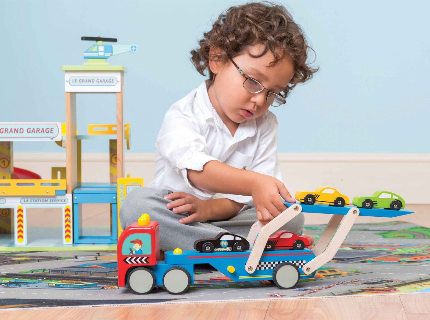 Le Toy Van - Race Car Transporter Set